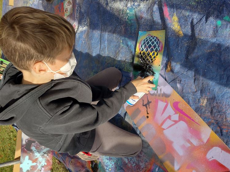 graffiti-workshop-at-emmetts-garden